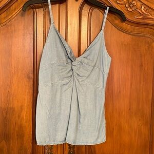 OLD NAVY CHAMBRAY CAMI ADJUSTABLE STRAPS XS WORN ONLY ONCE EXCELLENT